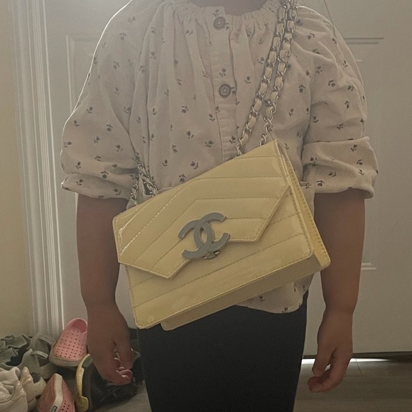 Chanel Mini Rectangular LE Creme Patent Leather - Picture 7 of 8